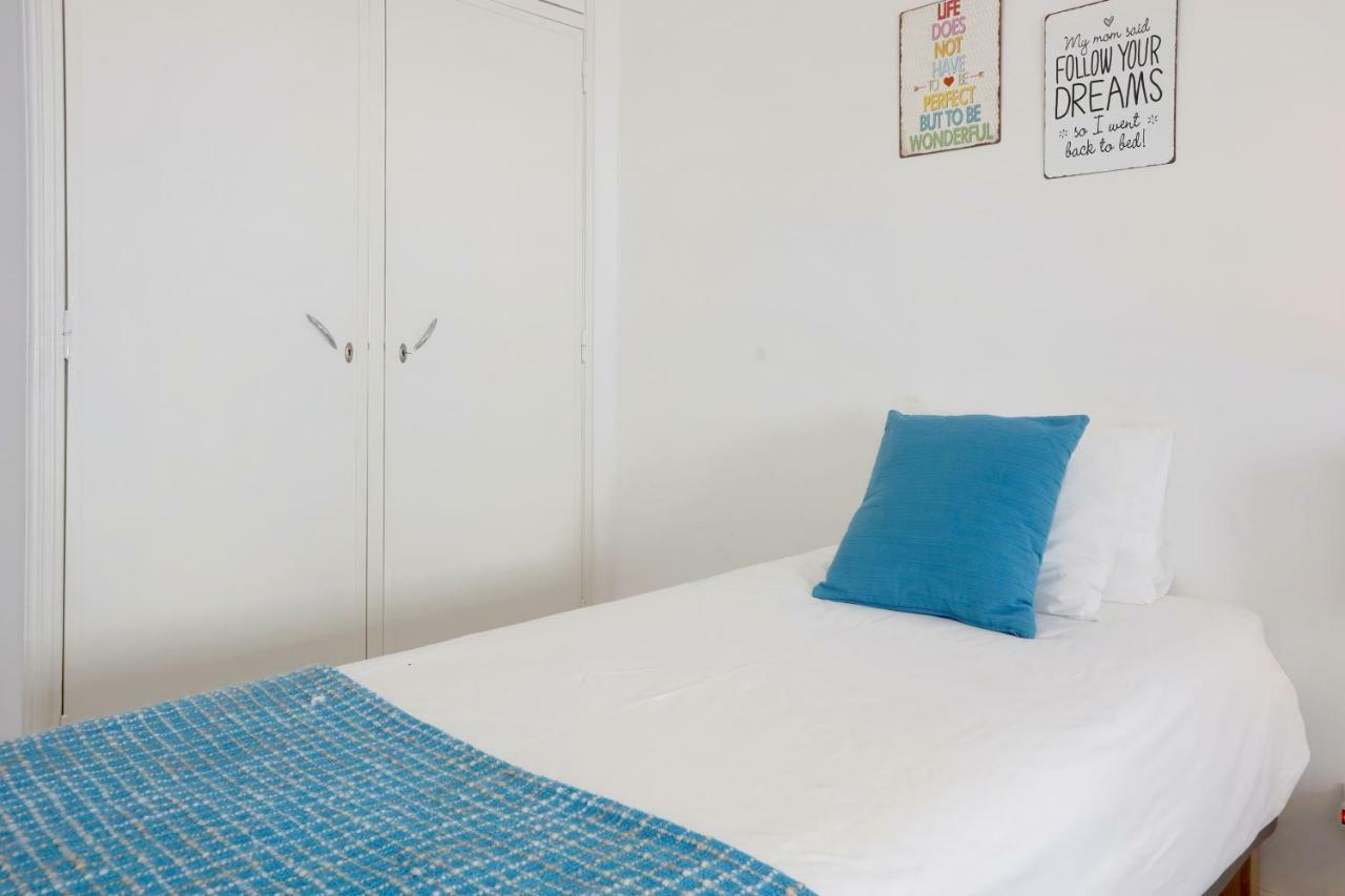 Mouraria House And Quiet With A Balcony Appartement Lissabon